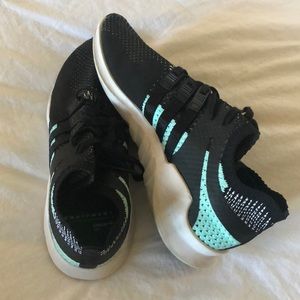 Adidas Size 9 Black and turquoise Slightly worn